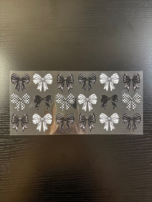 #44 White/Black Hearts